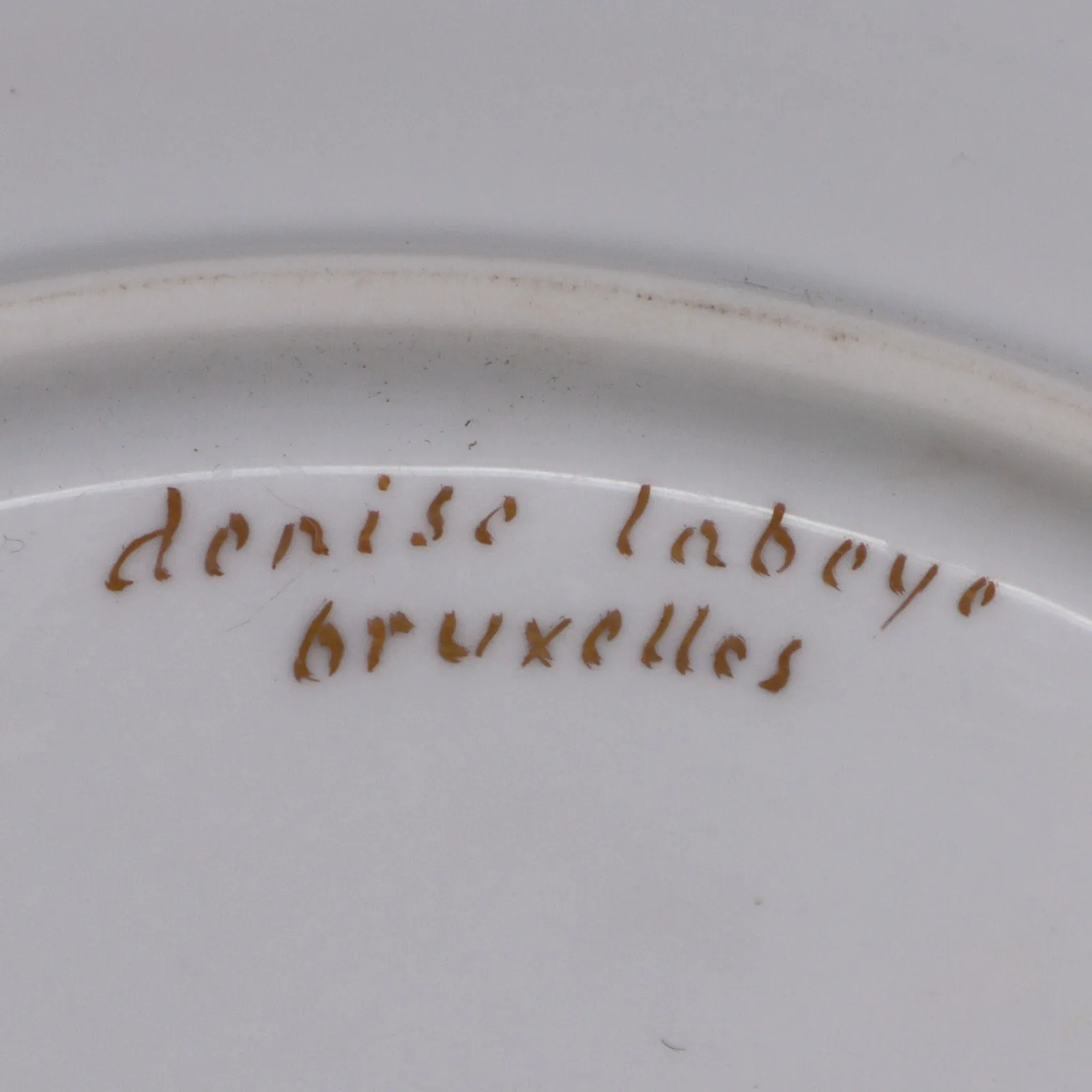 Belge de Dentelles Urbs Bruxelles Orchid  10" Dinner Plate by Denise Labeye