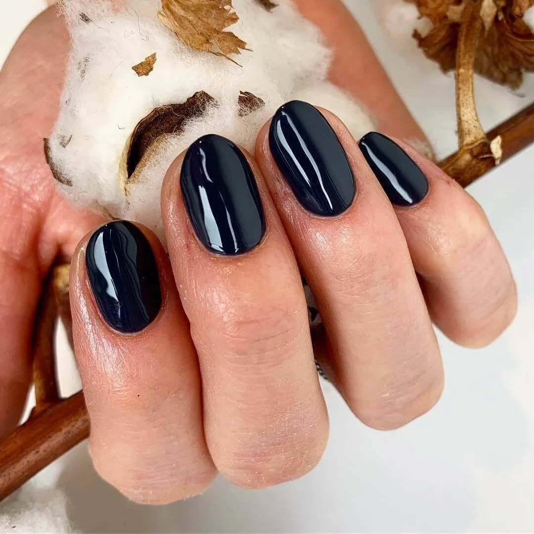 Black Pool * CND Vinylux
