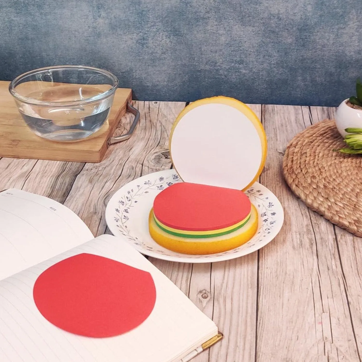 Burger Shaped Notepad  /  Sticky Notes  /  Memo Pads, Unique Mini Notes (Multicolor)