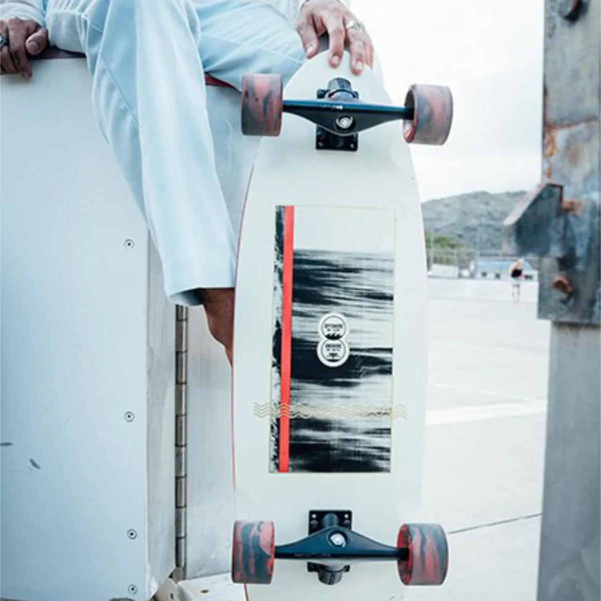 Globe Zuma On Shore Flat 31.5" Skateboard Complete