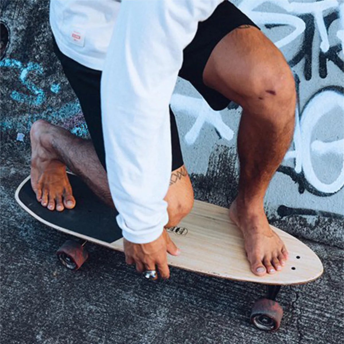 Globe Zuma On Shore Flat 31.5" Skateboard Complete