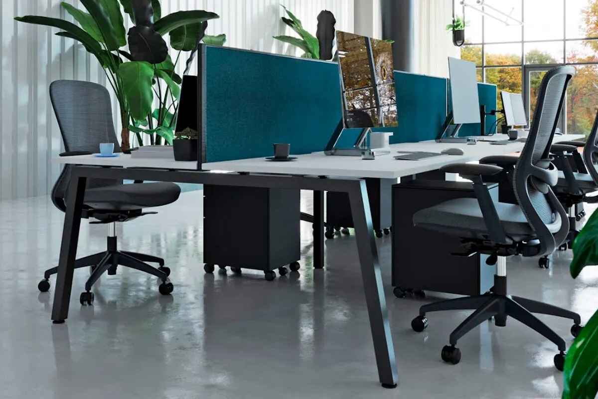 Quadro 6 Person Office Workstation [1200L x 700W]