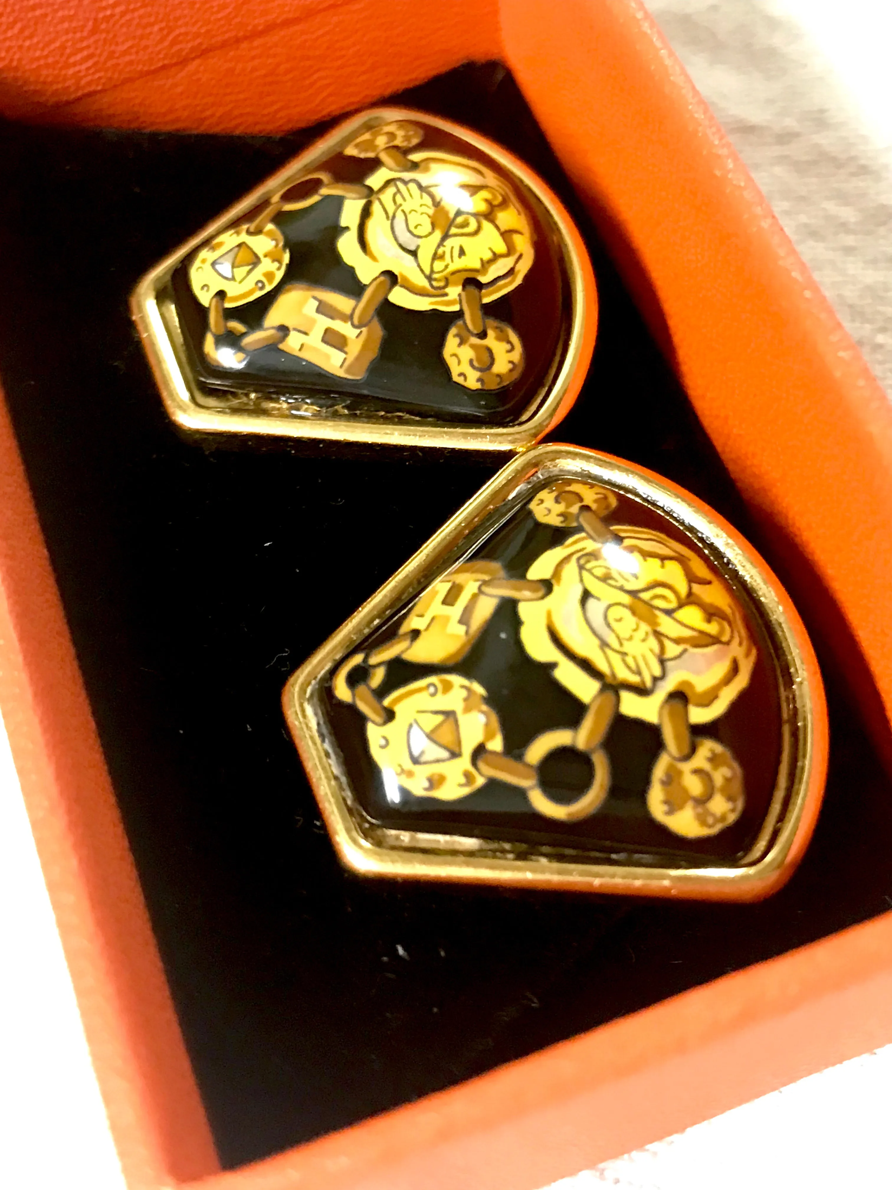 Vintage Hermes cloisonne golden earrings with black and yellow chain, stud, H logo, mademoiselle design. Fan shape enamel classic jewelry.